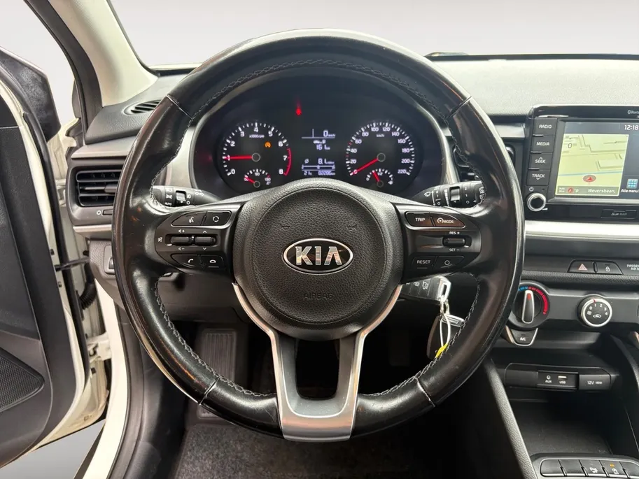 Kia Stonic 1.0 T-GDi DynamicLine | Navigatie | Apple Carplay / Android Auto | Achterruitrij Camera | Cruise Control | Lichtmetalen Velgen |