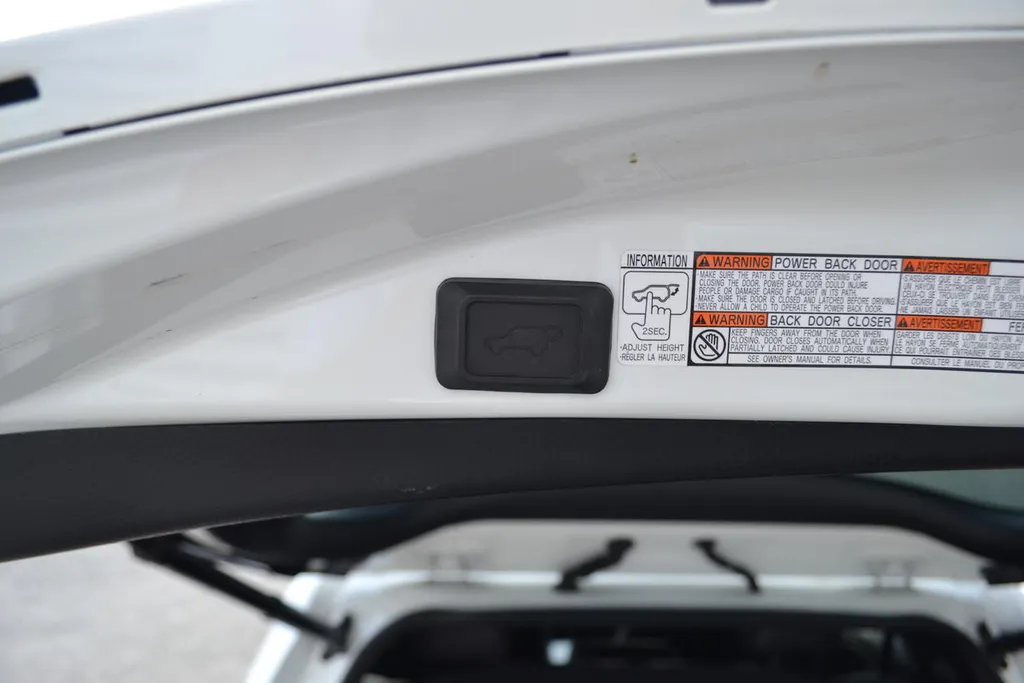 Toyota RAV4 2.5 HYBRID AWD EXECUTIVE|LUXE|TREKHAAK