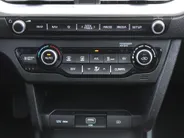Kia e-Niro DynamicPlusLine 64 kWh | Schuif-/kantel dak | Cruise adapt.| Navi | 17' LM | Stuur-/stoelverwarming | Camera | Clima |