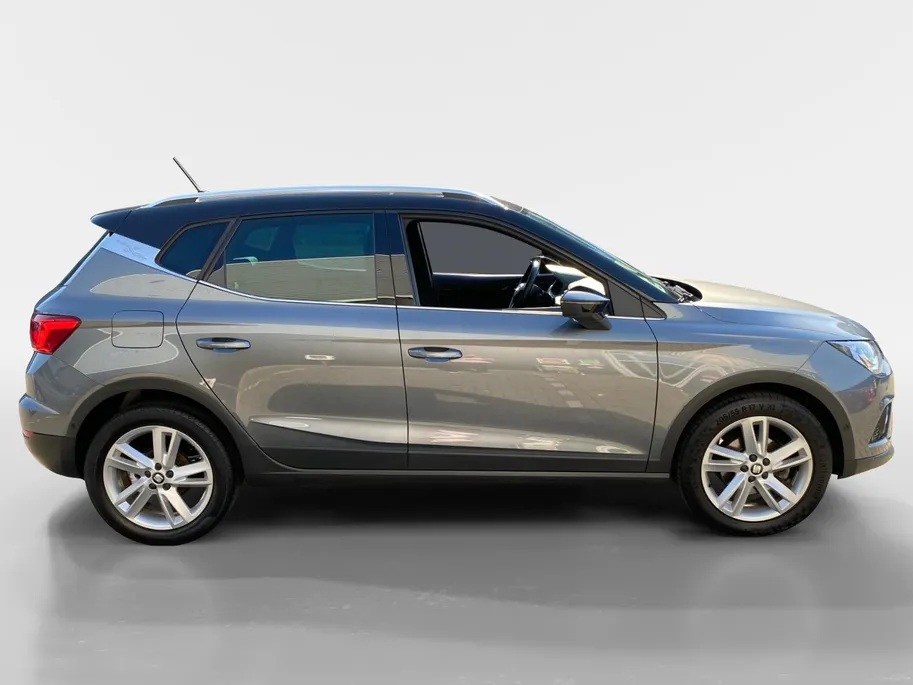 SEAT Arona 1.0 TSi 116pk FR Business Intense Trekhaak | CarPlay | Navi | Cruise | Two-Tone | Clima | Camera | Etc.