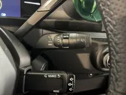 Renault Twingo Urban Range Techno 27.5 kWh Automaat | Demo - Beschikbaar per 01-10-2026 | Armsteun | Camera | Parkeersensoren | Climate Control | Full LED | Adaptive Cruise Control | Navigatie | 18' Lichtmetalen Velgen |