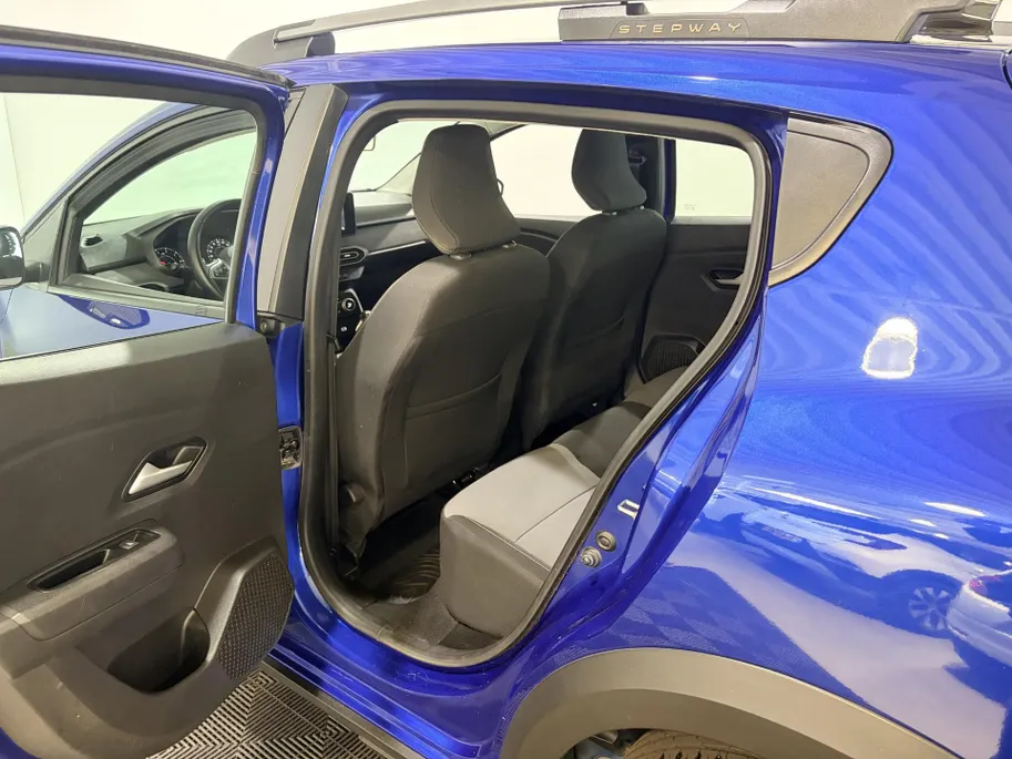 Dacia Sandero Stepway 100PK TCe ECO-G Up&Go | 1e eigenaar | Navi | Camera | Parkeersensoren | Apple CarPlay/Android Auto | Lichtmetalen Velgen | Climate Control | Cruise Control | Armsteun |