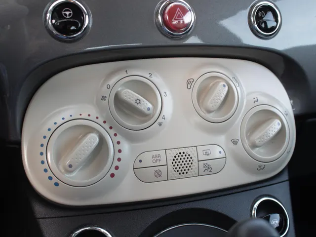 Fiat 500 1.2 Lounge Automaat | Carplay / Android auto | Airco | Cruise | Park sens