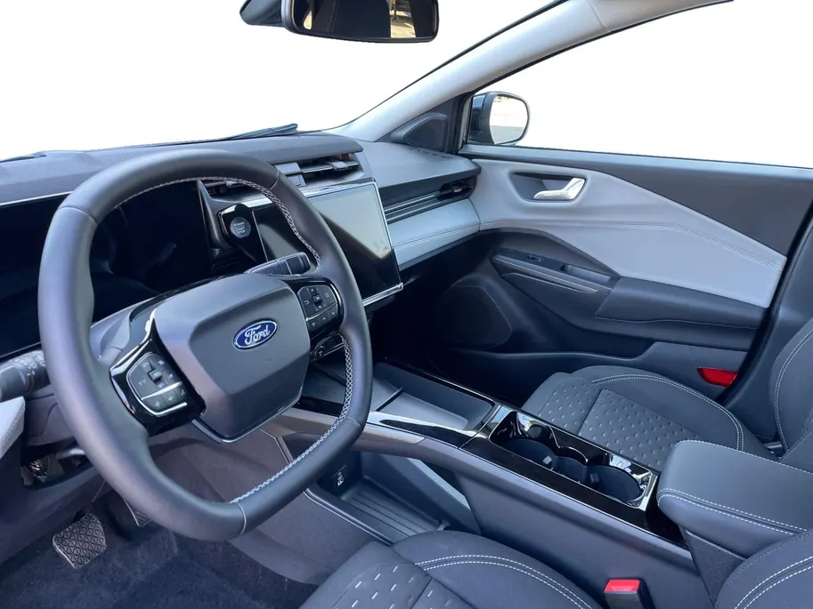 Ford Puma Gen-E 44 kWh | Nieuw te bestellen | €4400,- korting | Winterpack | Comfortpack | Elektrische achterklep | Apple Carplay/Android Auto |