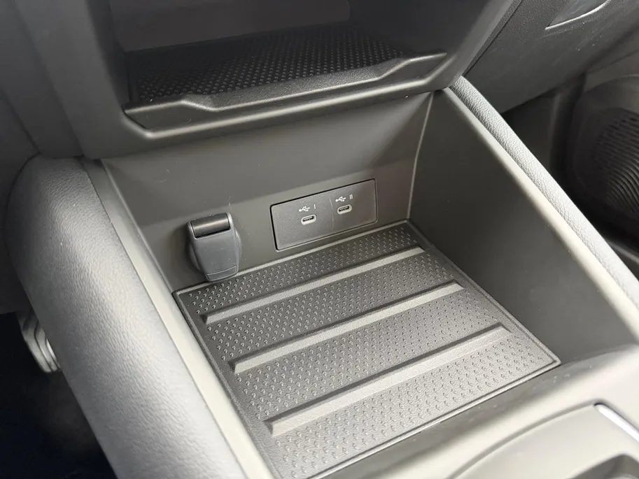 Mitsubishi Grandis 1.8 HEV Instyle | Nieuw model | €4000 korting | Carplay / Android auto | Direct leverbaar | Stoel, stuur en voorruit verwarming |