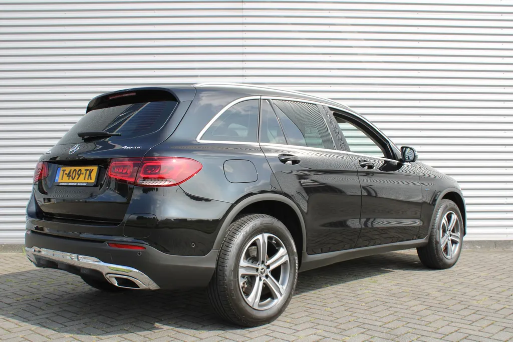 Mercedes-Benz GLC 300e 4MATIC | Plug-in | 320PK | Adap. Cruise | Rondom camera | 18' LM | Parkeerpakket |