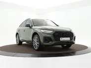 Audi Q5 Sportback 50 TFSIe 299pk S edition Competition · Camera · Inklap. Trekhaak · Matrix LED · Dodehoeksensor · Stuur- & Stoelverwarming · Elektrische stoelverstelling · Apple/Android Car Play · Garantie t/m 24-06-2030 of 100.000km