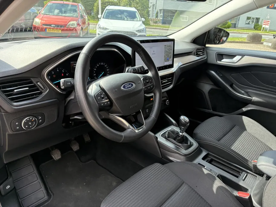 Ford Focus Wagon 1.0 EcoBoost Hybrid Titanium GROOTSCHERM, WINTERPAKKET.