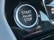 Audi Q5 40TFSIe 220KW/299PK Quatro S-edition Panoramadak · 360° Camera + parkeersensoren · Apple/Android Car Play · Fabrieksgarantie t/m 22-09-2029 of 100.000Km