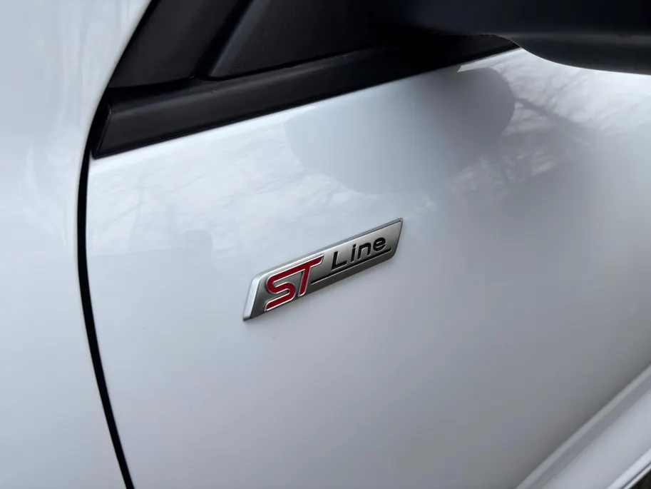 Ford Kuga 2.5 PHEV ST-Line 225PK | Adaptieve Cruise Control | Winter Pack | BLIS | Head Up Display | LED | El. Achterklep | Navigatie | Camera |