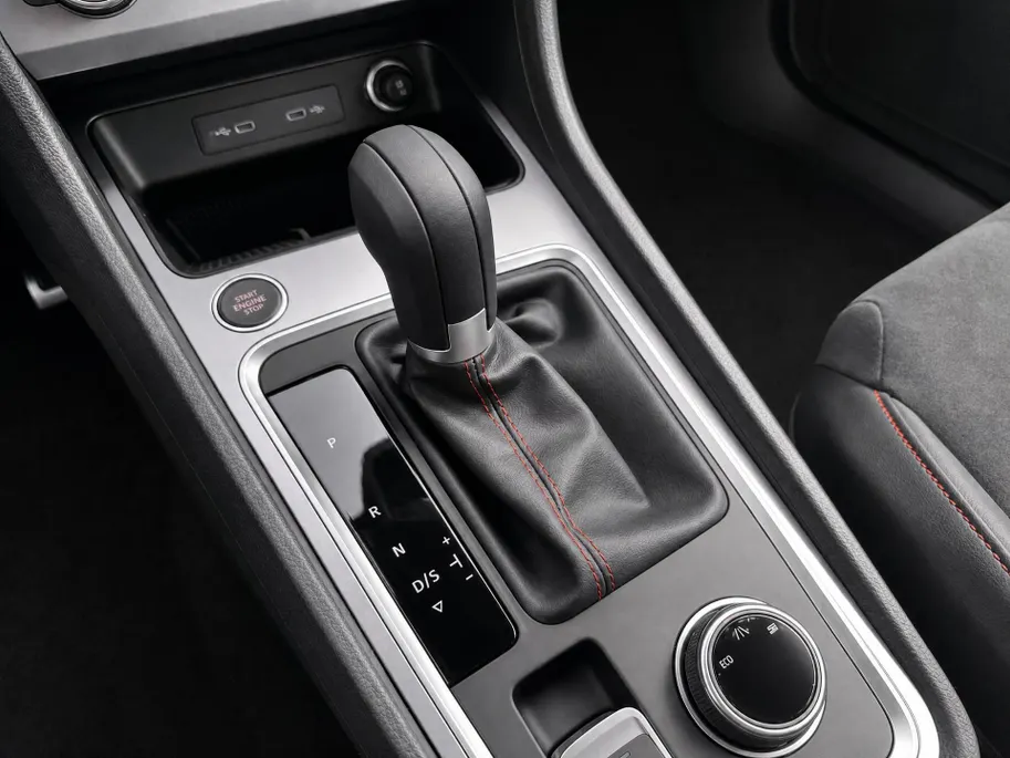 SEAT Ateca FR Business Intense 1.5 TSI 110 kW / 150 PK SUV 7 versn. DSG | Metallic Lak | 19'' Velgen | 5000,- Euro herwaardering!!