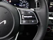 Kia Ceed 1.5 T-GDi GT-Line | Stuur-/stoelverwarming | Schuifdak | Cruise adapt. | Camera | 17' LM | LED | Dodehoek sensor | Draadloze lader |