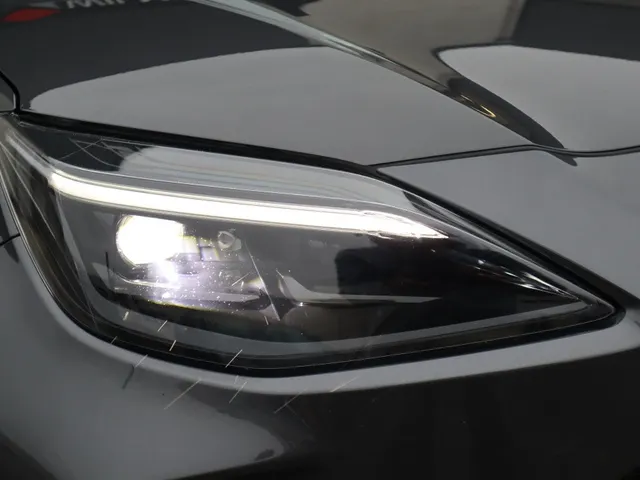 Toyota Yaris Cross 1.5 Hybrid Dynamic Trekhaak | Stoel en stuurverwarming | Parkeersensoren