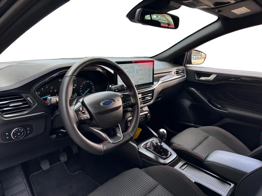Ford Focus Wagon 1.0 EcoBoost Hybrid ST Line | Betreft Demo Voertuig | Vraag naar de actuele kilometerstand |