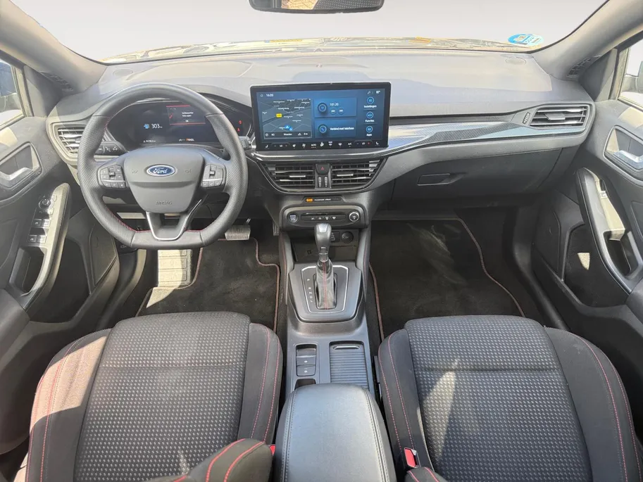 Ford Focus Wagon St-Line X | Schuif-kanteldak | Adapt. Cruise Control | Winterpack | Achteruitrijcamera | Apple Carplay/ Android Auto | | B&O premium audio | 12 maanden garantie