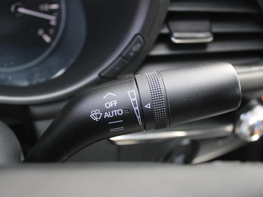 Mazda 3 2.0 e-SkyActiv-G M Hybrid 122 Comfort | Stuur-/stoelverwarming | Camera | Cruise adapt. | Clima | 16' LM | HUD | LED | Dodehoek detectie |
