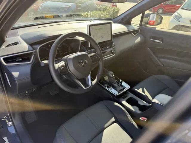 Toyota Corolla Cross Hybrid 180 Executive | NIEUW MODEL!