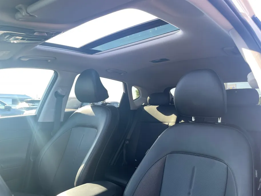 Hyundai Kona 1.6 GDI HEV Premium Sky *Automaat*Navi+360Camera*Schuif/kanteldak*Climate Control*Stoeverwarming/ventilatie*Adapt. Cruise Control*VOL OPTIES!