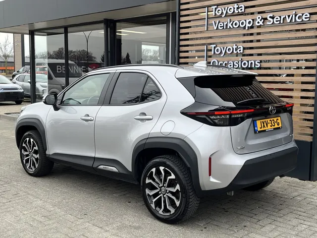 Toyota Yaris Cross 1.5 Hybrid 130 Dynamic | Stuur en Stoelverwarming | All Seasons VERKOCHT