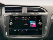 Volkswagen Tiguan 1.4 TSI HYBRIDE, | Metallic | LM velgen | NU Rijklaarprijs! Incl.12 Maanden garantie, APK, Onderhoudsbeurt etc! Premiumpakket gratis!