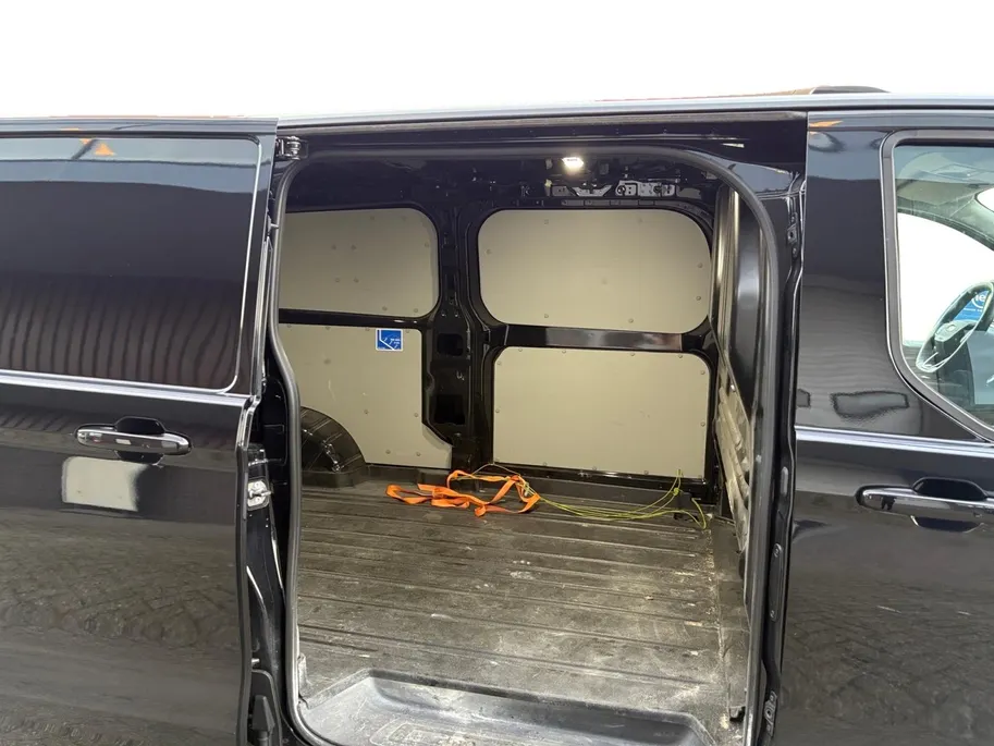Ford Transit Custom 320 2.0 TDCI L2H1 Limited | Adaptieve Cruise Control | Dodehoek Detectie | Navigatie | Apple/Android Carplay |