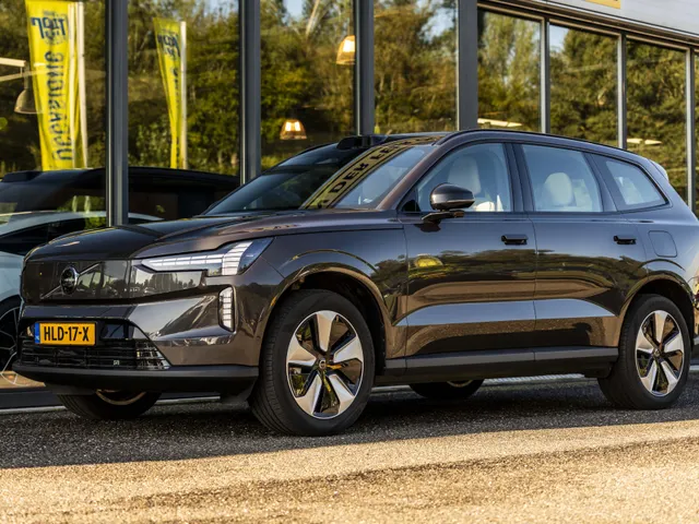 Volvo EX90 Single Motor Core 7p. 104 kWh | Panoramadak | Nieuwstaat | SOH 95% |