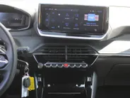 Peugeot 2008 1.2 PureTech 130 Allure | Automaat | Camera | Clima | Cruise | Navi | 17' LM | LED | Apple Carplay/Android Auto |