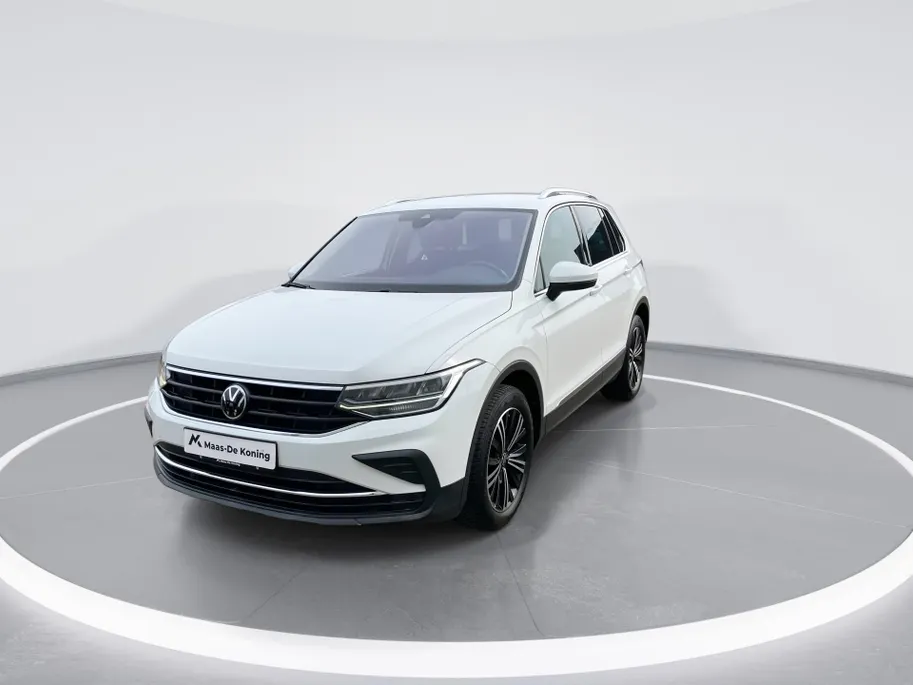 Volkswagen Tiguan 1.5TSI/150PK Life Business DSG · Navigatie · Apple/Android Car Play ·  Trekhaak · Camera + Parkeersensoren · Stoelverwarming · 18'' velgen ·