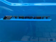 Ford E-Transit Courier Limited 44 kWh 136 pk | DEMO | Adaptive cruise control | Achteruitrij camera | Verdiepte tussenwand | Trekhaak | Navigatie | Direct leverbaar!