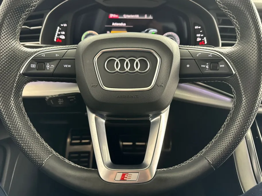 Audi Q8 55 TFSI-e quattro S-Line | Panoramadak | Luchtvering | 21'' L.M. Velgen | SoH 100%