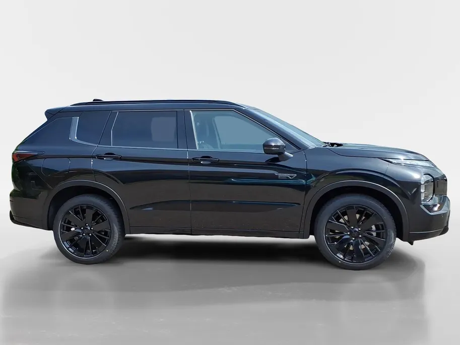 Mitsubishi Outlander 2.4 PHEV Black Edition | Showroom voorraad korting 5.000 euro | Automaat | Navigatie | PDC/Camera | Lederen interieur | 20 inch. | 8jaar Garantie. m26