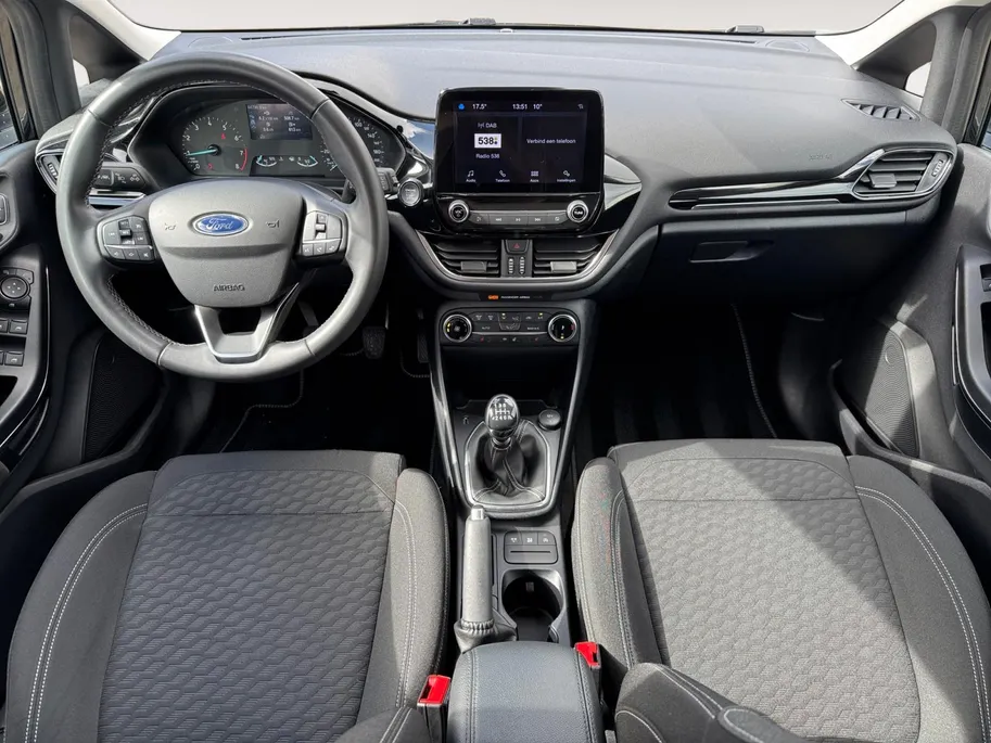 Ford Fiesta 1.0 EcoBoost Hybrid Titanium | NL auto | Dealer onderhouden | Winter pack | Apple carplay & Android auto | Navigatie via carplay | Parkeersensor achter | Cruise control | Bovag garantie |
