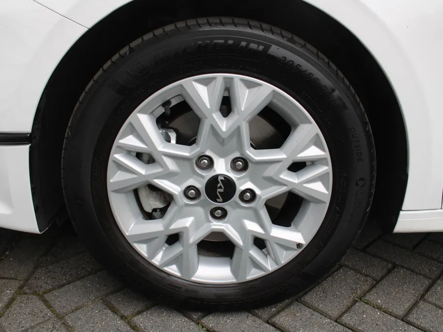 Kia Ceed Sportswagon 1.5 T-GDi DynamicPlusLine | Stoel- & stuurverwarming | Camera | Clima | Cruise adapt. | LED | Navi | Elek. achterklep | 16' LM |