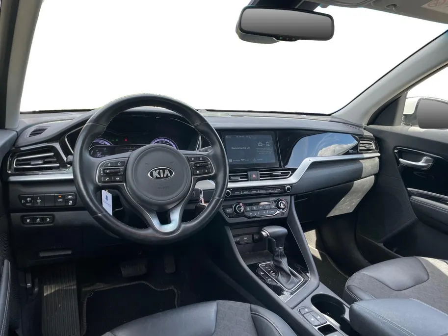 Kia Niro 1.6 GDi PHEV DynamicLine | Climate control | Adaptive cruise control | Stoel + stuur verwarming