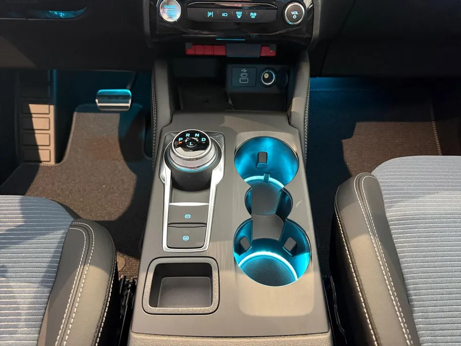 Ford Kuga 2.5 PHEV BlueCruise Edition | Direct Leverbaar | Actiekorting €4000,- | 2100KG Trekgewicht | Handsfree Rijden | Trekhaak |