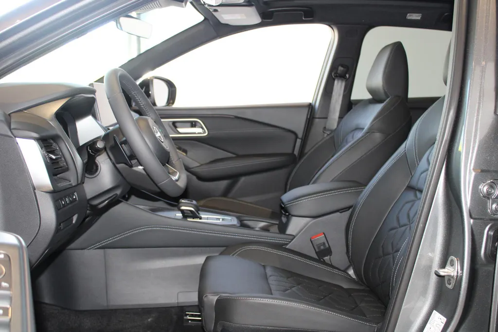 Nissan QASHQAI 1.3 MHEV Xtronic Tekna | Cold Pack | 1800kg trekgewicht | Navigatie | Apple carplay & Android auto | Stoel geheugen | Lederen bekleding | 360grd camera | pdc voor en achter | Electrische stoelverstelling |