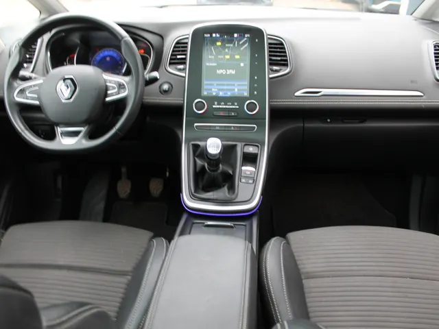 Renault Scénic 1.3 TCe Intens 140 PK | Trekhaak | Panoramisch dak | ECC | Camera achter | 1850 KG geremd |