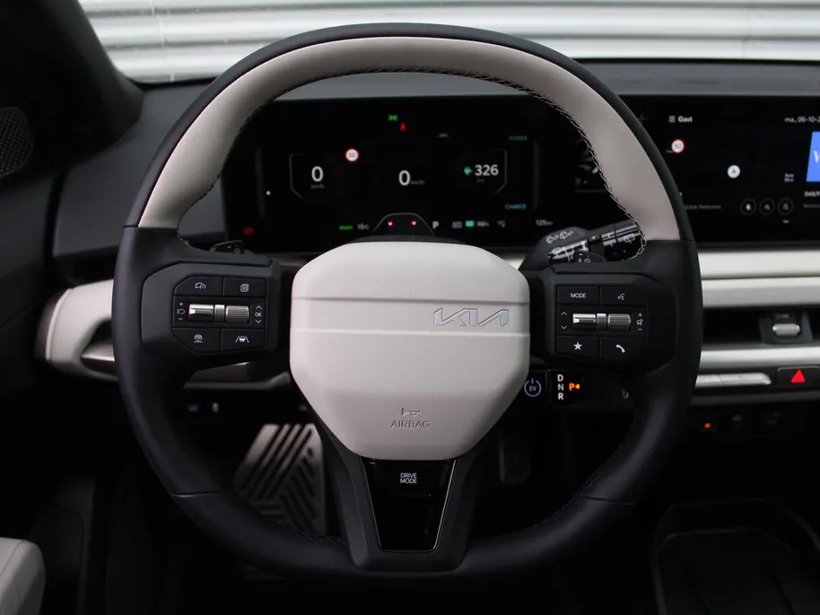 Kia EV4 GT-PlusLine 81.4 kWh | Schuifdak | Stuur-/stoelverwarming + ventilatie | Camera rondom | Elek. stoelverstelling | Leer | HUD | LED | 19' LM |