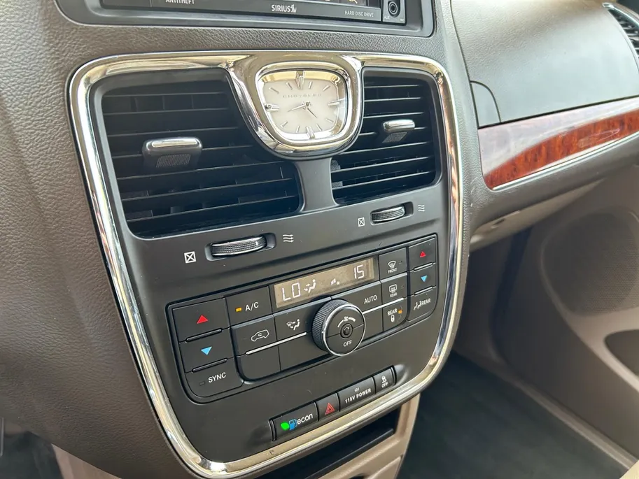 Chrysler Town & Country 3.6 V6 | 7p. | Automaat! | Elek. schuifdeuren | Climate control | Leder