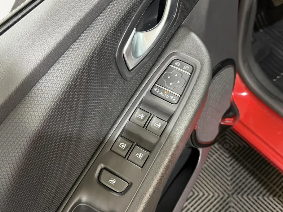 Renault Clio 90PK TCe Intens | 1e eigenaar | Camera | Parkeersensoren | Climate Control | Lichtmetalen Velgen | Full LED | Half Leder | Bluetooth |