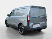 Ford E-Transit Courier Limited 46 kWh | Nieuw te bestellen | Prijs Exclusief BTW - Incl. Kosten Rijklaarmaken | Automaat | Trekhaak | Navigatiesysteem | Adaptieve Cruise Control | Dodehoek detectie