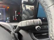 Ford Transit Custom 300 2.0 TDCI L2H1 Sport | Automaat | Adapt. Cruise control | BLIS | Winter pack | Elektr. bestuurdersstoel | Parkeersensoren voor en achter | Achteruitrijcamera | Navigatie | Apple carplay & Android auto | 18' lichtmetalen velgen | Bovag garantie |