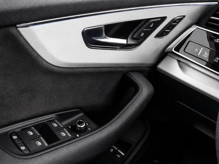 Audi Q7 60 TFSIe 462pk S-tronic Quattro Pro Line S Comp. · 360 Camera · Leder Valcona · Inklap. Trekhaak · B&O Sound · Keyless · Elek. Stoelen + Geheugen Bestuurder ·