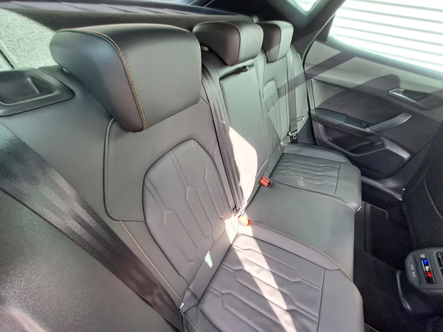 CUPRA Formentor 1.4 e-Hybrid VZ Copper Edition | Voorstoelen verwarmd | Automaat | ECC | Navi | Leer | Stuur verwarmd | Apple Carplay/Android Auto | Cruise control adaptief | SOH 93,6%