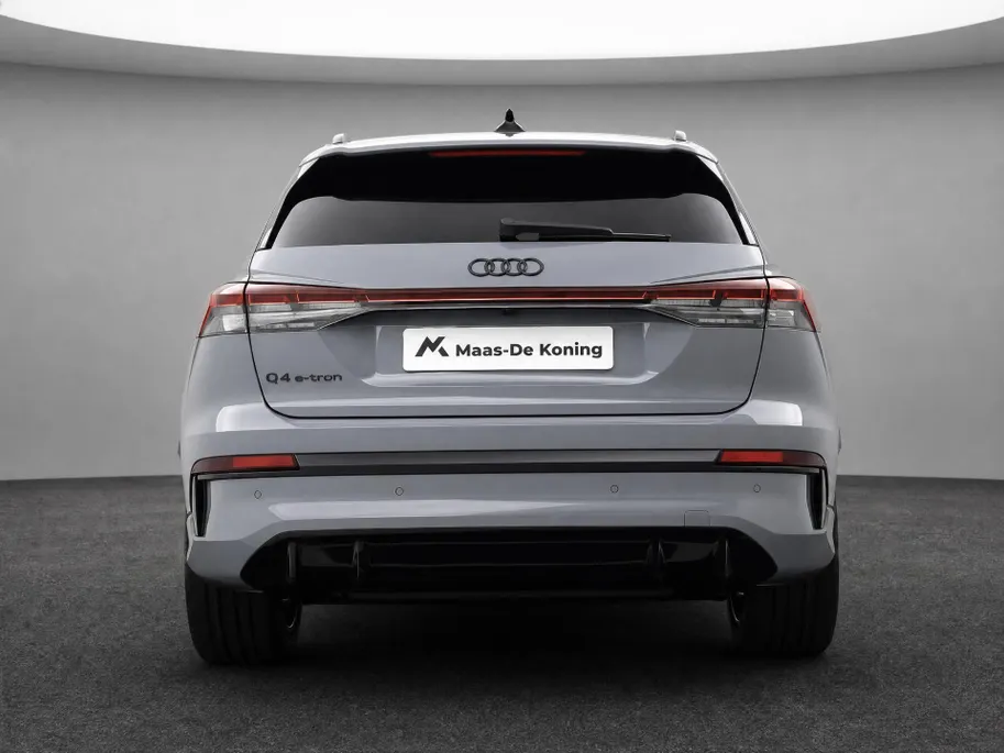 Audi Q4 Q4 S edition performance 82 kWh 286 PK · Glazen panoramdak · Trekhaak elek. wegklapbaar · Optiekpakket zwart