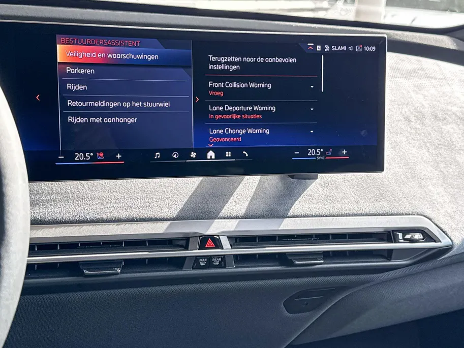 BMW iX xDrive45 101 kWh