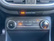 Ford Fiesta 1.0 EcoBoost 95 pk Titanium Apple Carplay/ Android Auto - Climate Control - Parkeersensoren achter