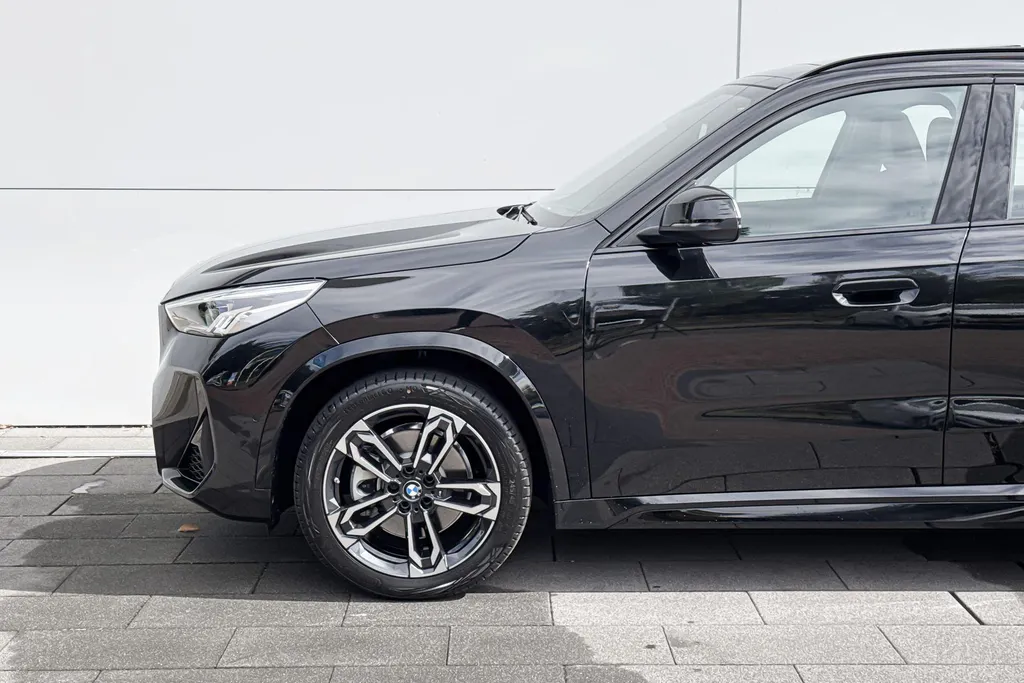 BMW iX1 xDrive30 67 kWh M Sport Edition