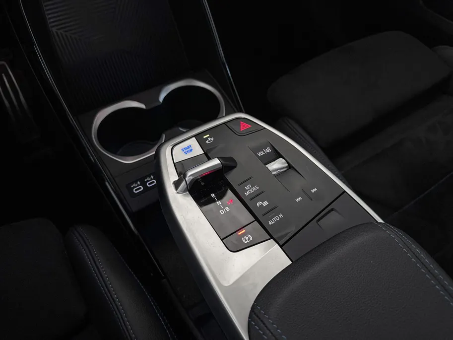 BMW iX1 xDrive30 Launch Edition 67 kWh
