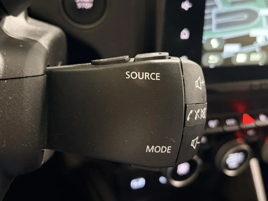 Dacia Duster 150PK TCe Extreme Automaat | Navigatie | Apple Carplay/Android Auto | Cruise Control | Climate Control | Lichtmetalen Velgen | Dodehoek detectie | Licht & Regen Sensor |